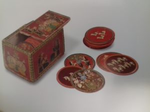 Jeu de cartes indien en carton laqué de 1790