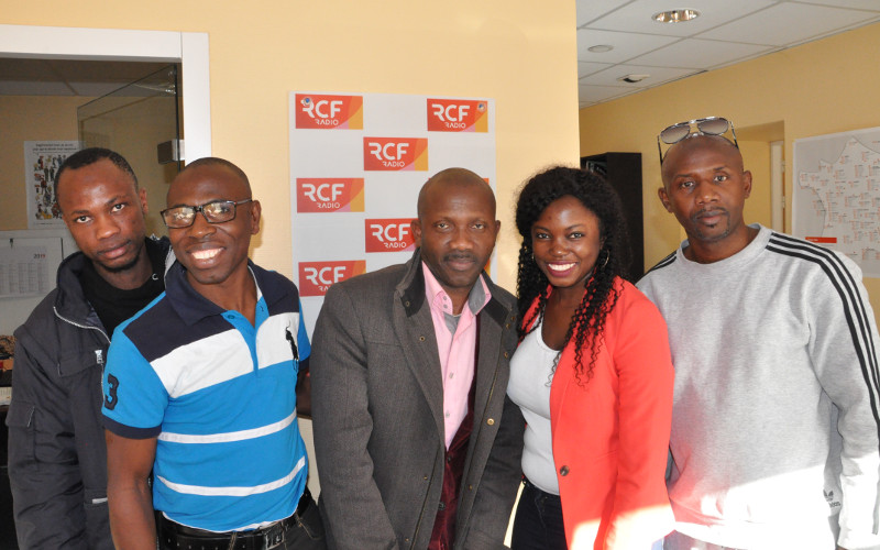 Morel Sylla, le président Mohamed Faka Kouyaté, musicien et membre de l'association Karamoko Bangoura, membre de l'association Mariam Bangoura, en service civique international