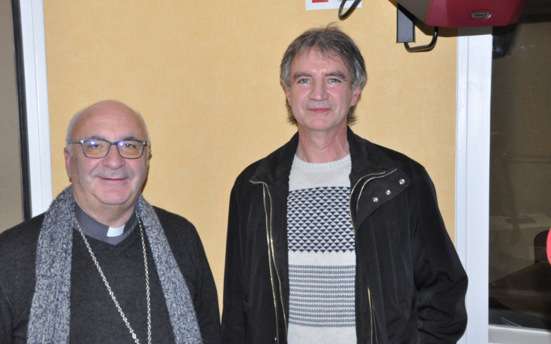 Mgr Hervé Gosselin et Michel Belaud membre de la commission des EAP