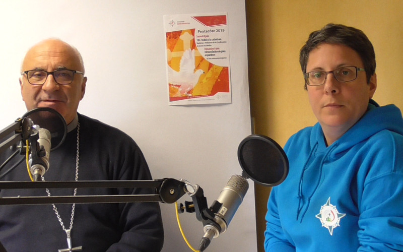 Monseigneur Hervé Gosselin et Yolande Lallemand, responsable des aumôneries de l’enseignement public